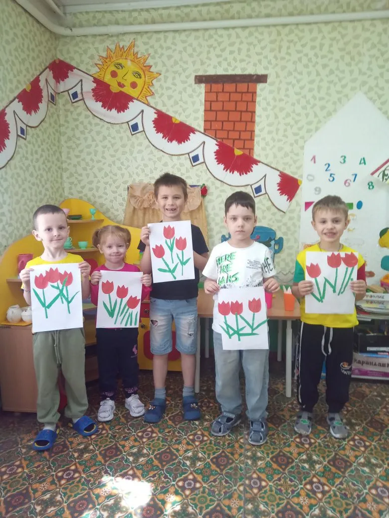 Сегодня в нашем детском саду прошло занятие по художественному развитию, аппликация "Бу...