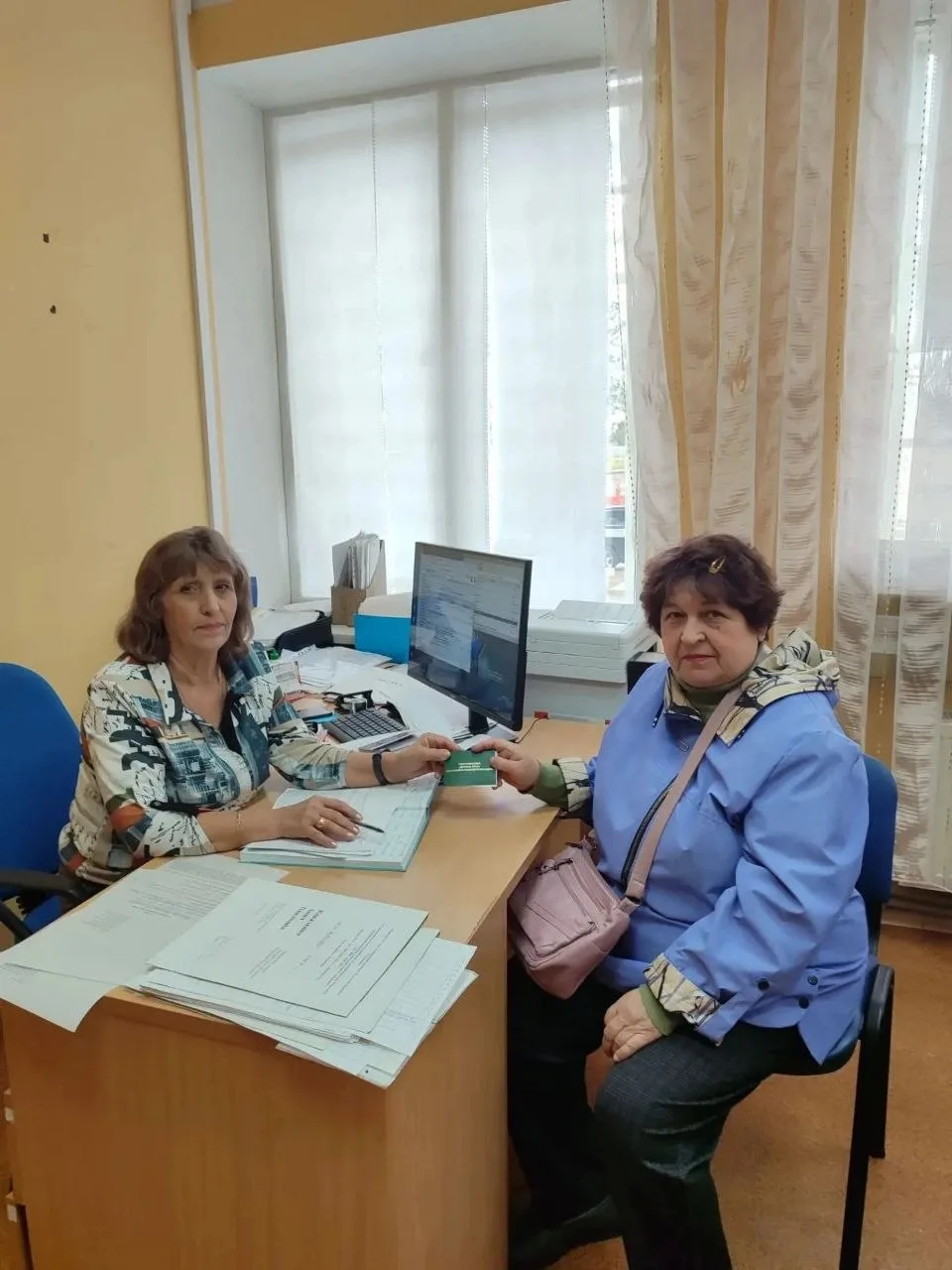 Филиал № 13 ГКУ ЛНР «РЦСЗН» в городе Красный Луч продолжает планомерную работу по оформ...