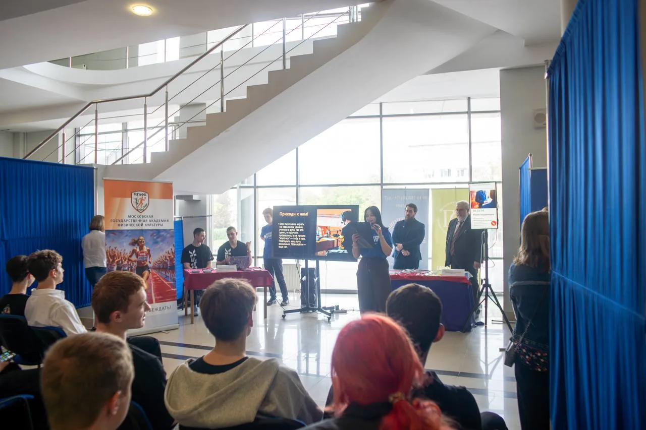 Более 200 человек посетили ярмарку трудоустройства в Люберцах  🤝 В ДС «Триумф» прошла ярмарка трудоу