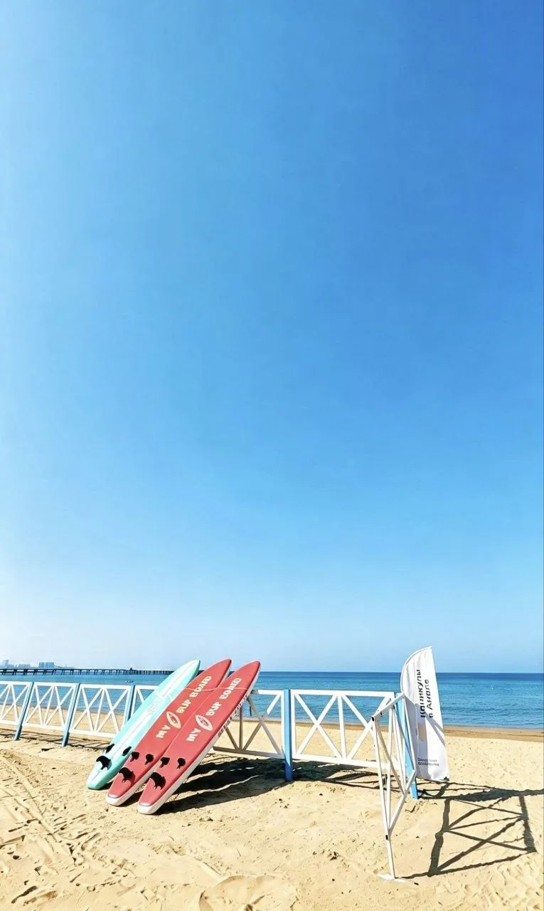 Августовское солнце и парное море: погода в Анапе на сегодня ☀️🌊