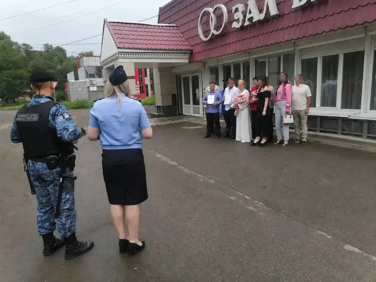 В Черногорске приставы застали алиментщика прямо на свадьбе