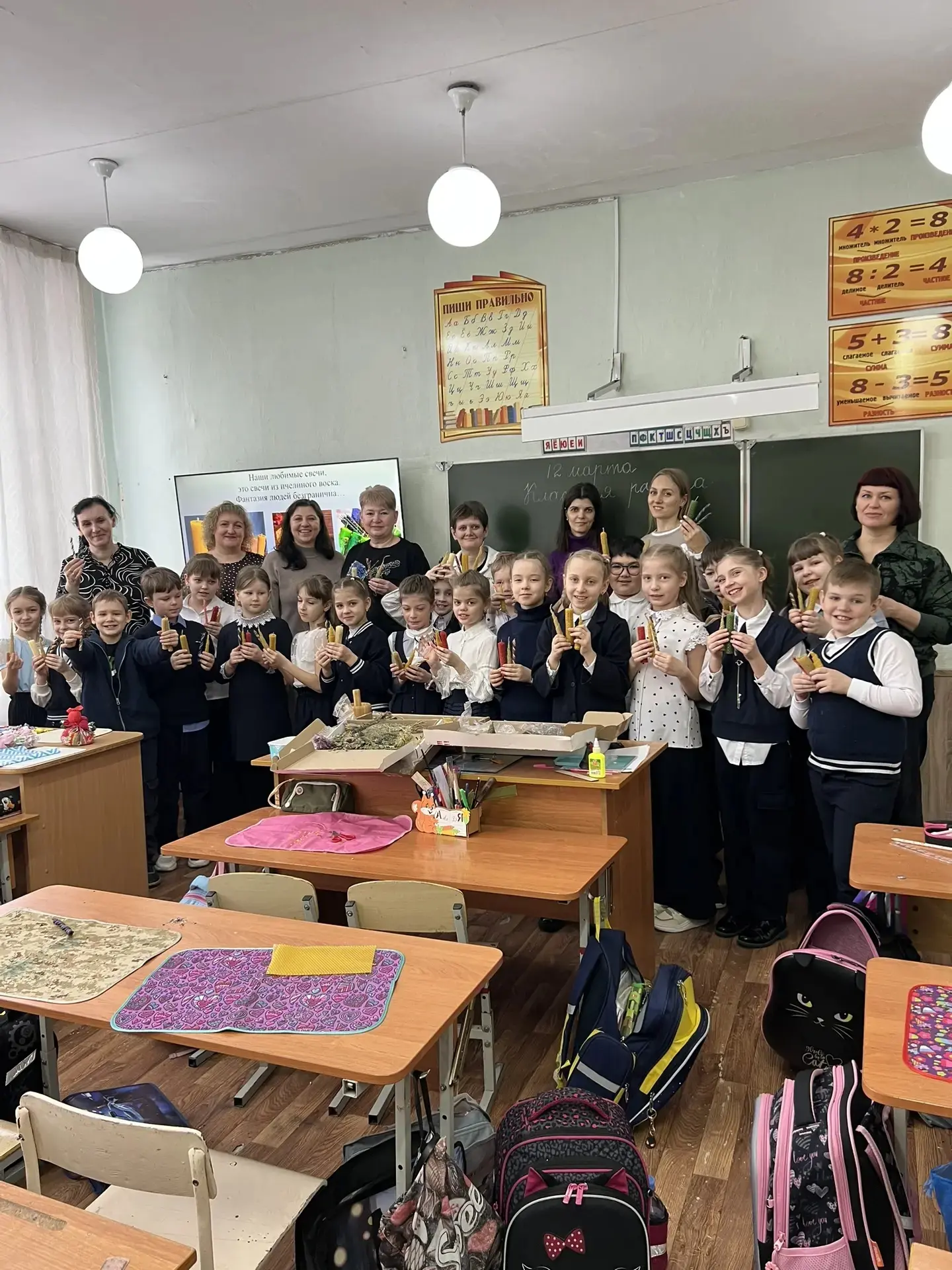 В нашем классе прошел необычный и увлекательный мастер-класс по изготовлению восковых свечей, которы