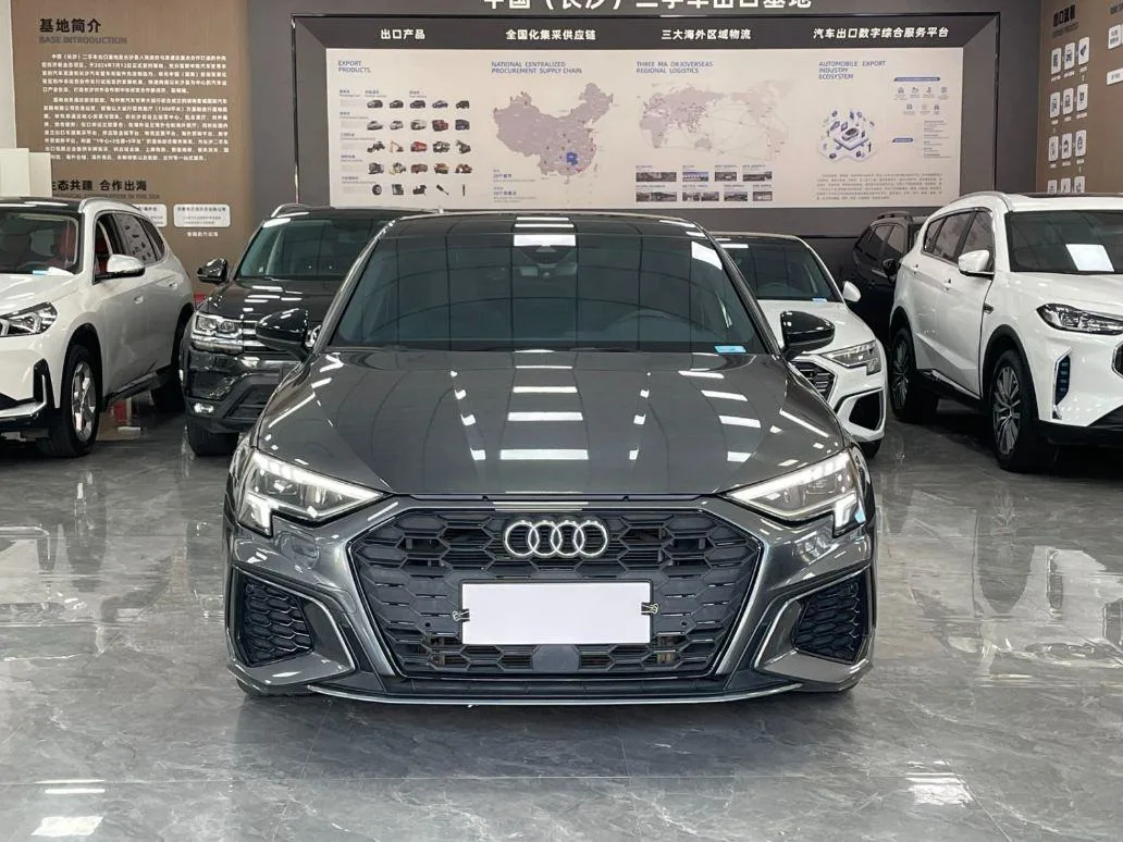 Audi A3
🗓️Год выпуска: 2022/11
🛣️Пробег: 29 000 км 
⛽Объем двигателя: 1.4T бензин 149лс🐎
 🎨Состо