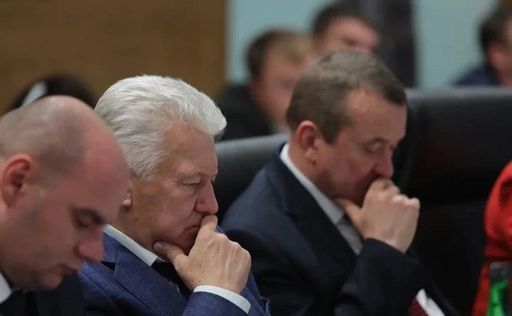 Депутатам и сенаторам могут запретить владеть недвижимостью за границей

Законопроект № 1260346-8 за