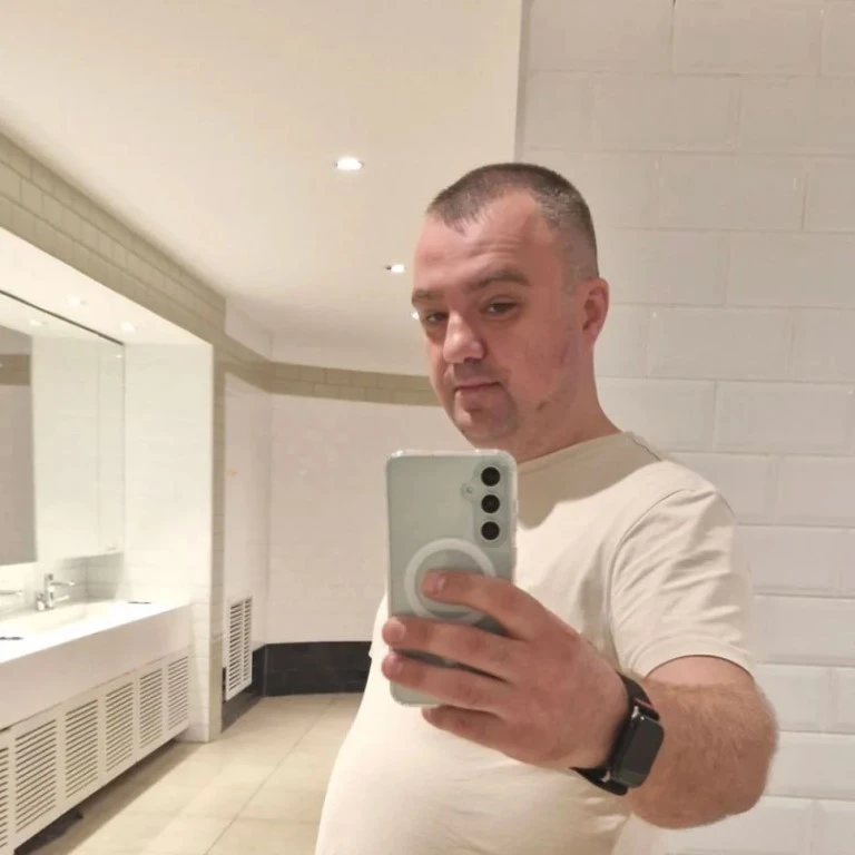 👦 Антон, 39