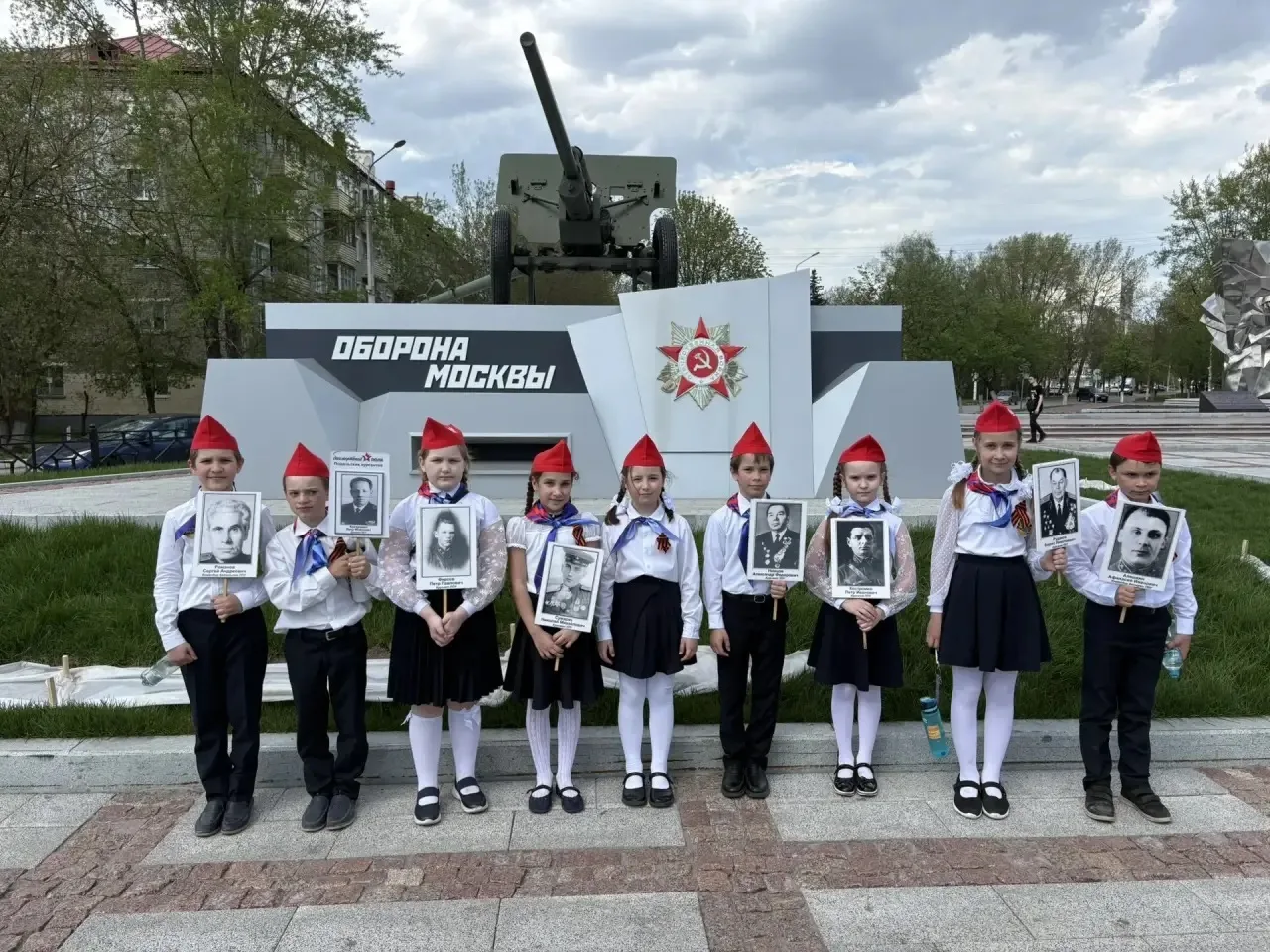 🇷🇺 Вахта памяти: день второй. Продолжаем марафон «Наследники Победы»  Второй день выдался солнечным.