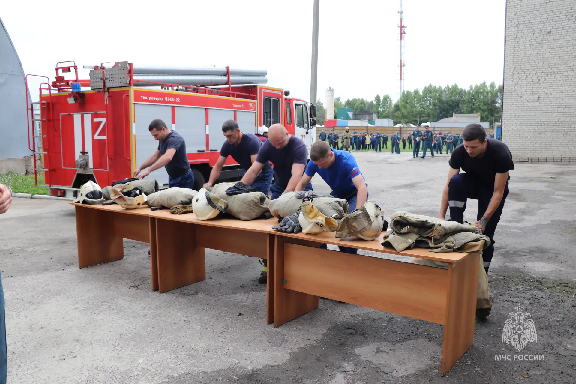 🚒 В борьбе с огнем и непогодой: в Курске прошли соревнования среди пожарных подразделений

За звани