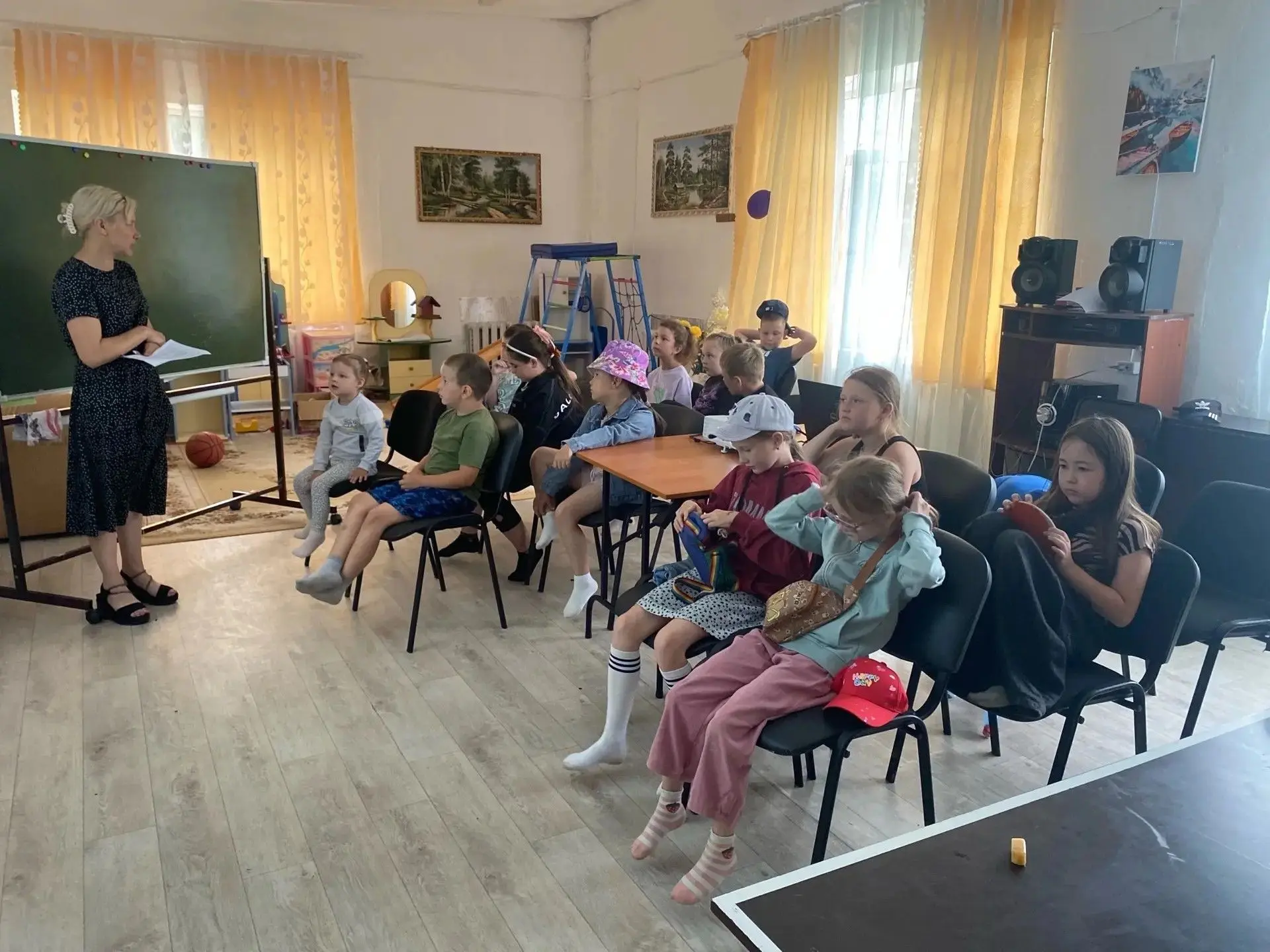В первой половине дня 17 июня 2026 года на базе Альменевского филиала ГБУ «ЦСО №7» специалист органи