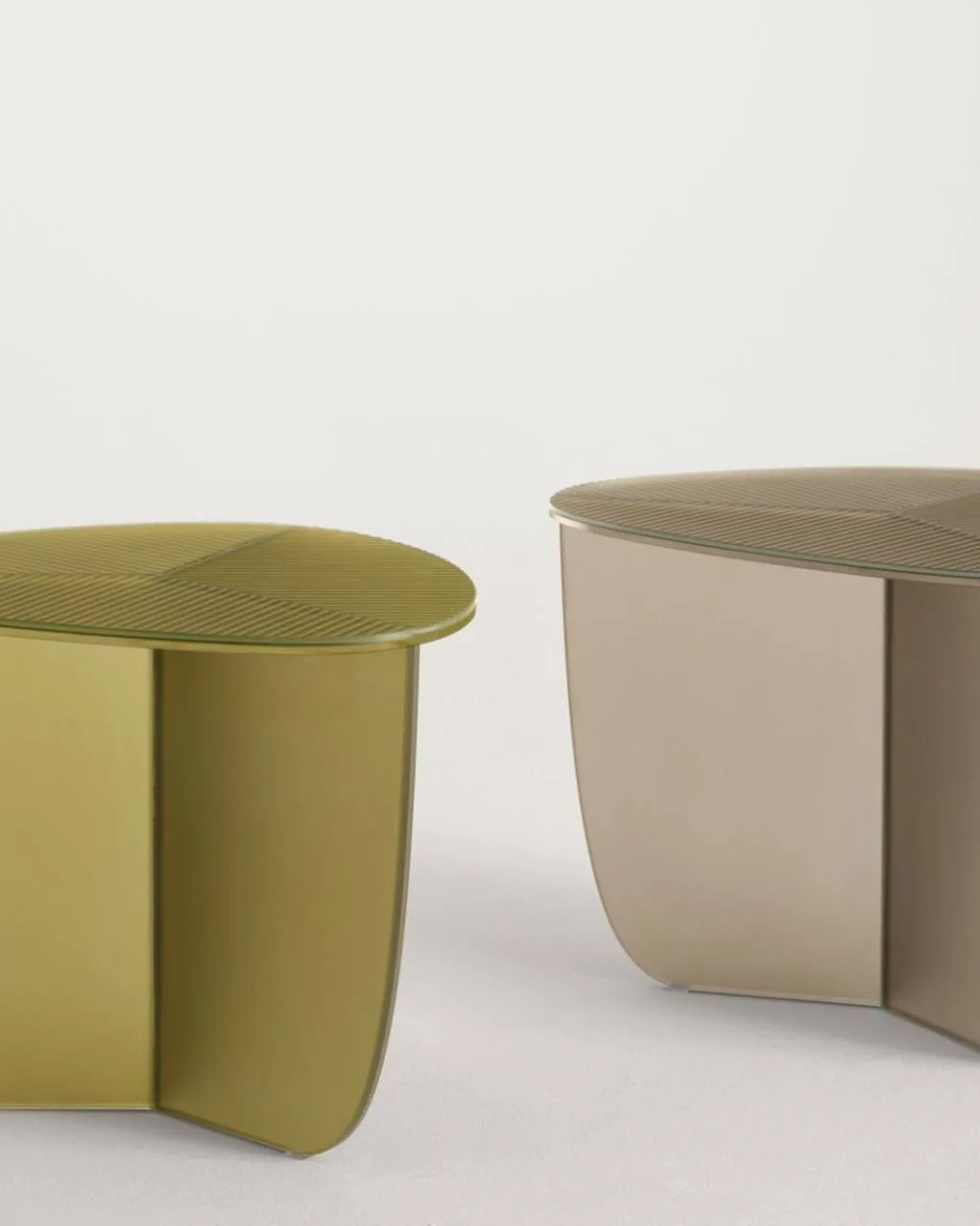 #новинки

Итальянский бренд Glas Italia (Глас Италиа) представил коллекцию столов и консолей Akur (А