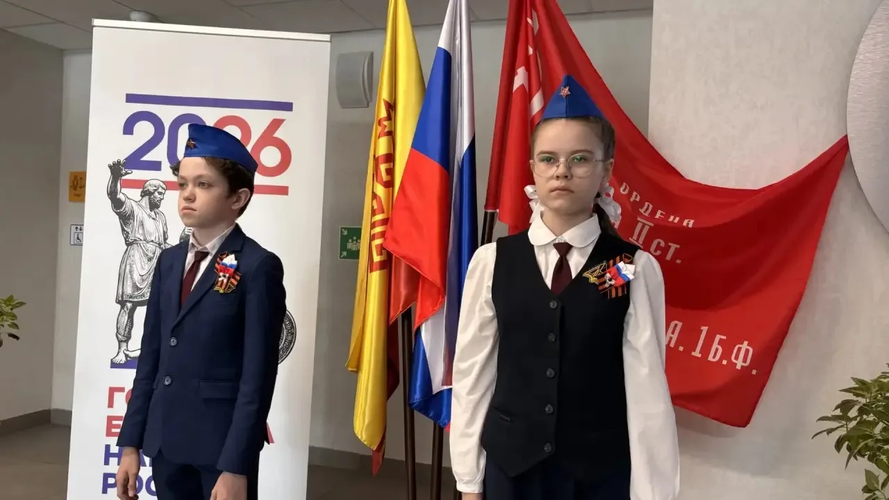 🇷🇺 ЧАСОВОЙ У ЗНАМЕНИ ПОБЕДЫ: ЭСТАФЕТА ПАМЯТИ ПРОДОЛЖАЕТСЯ  В преддверии великого праздника Дня Побед