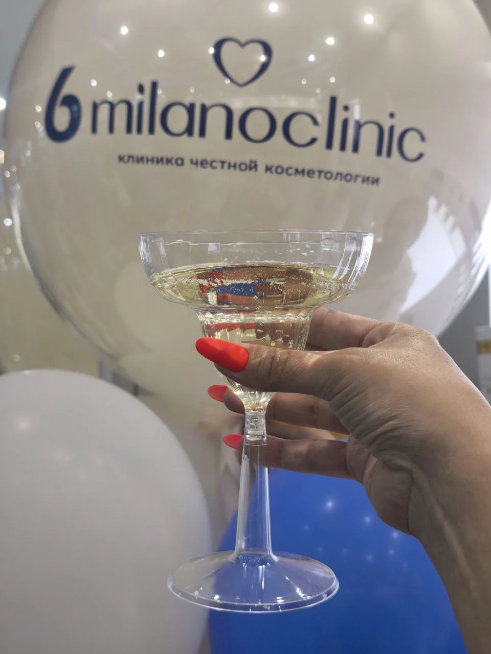 Вчера забежала в Milano Clinic под благовидным предлогом "Карина, давайте мы посмотрим ...