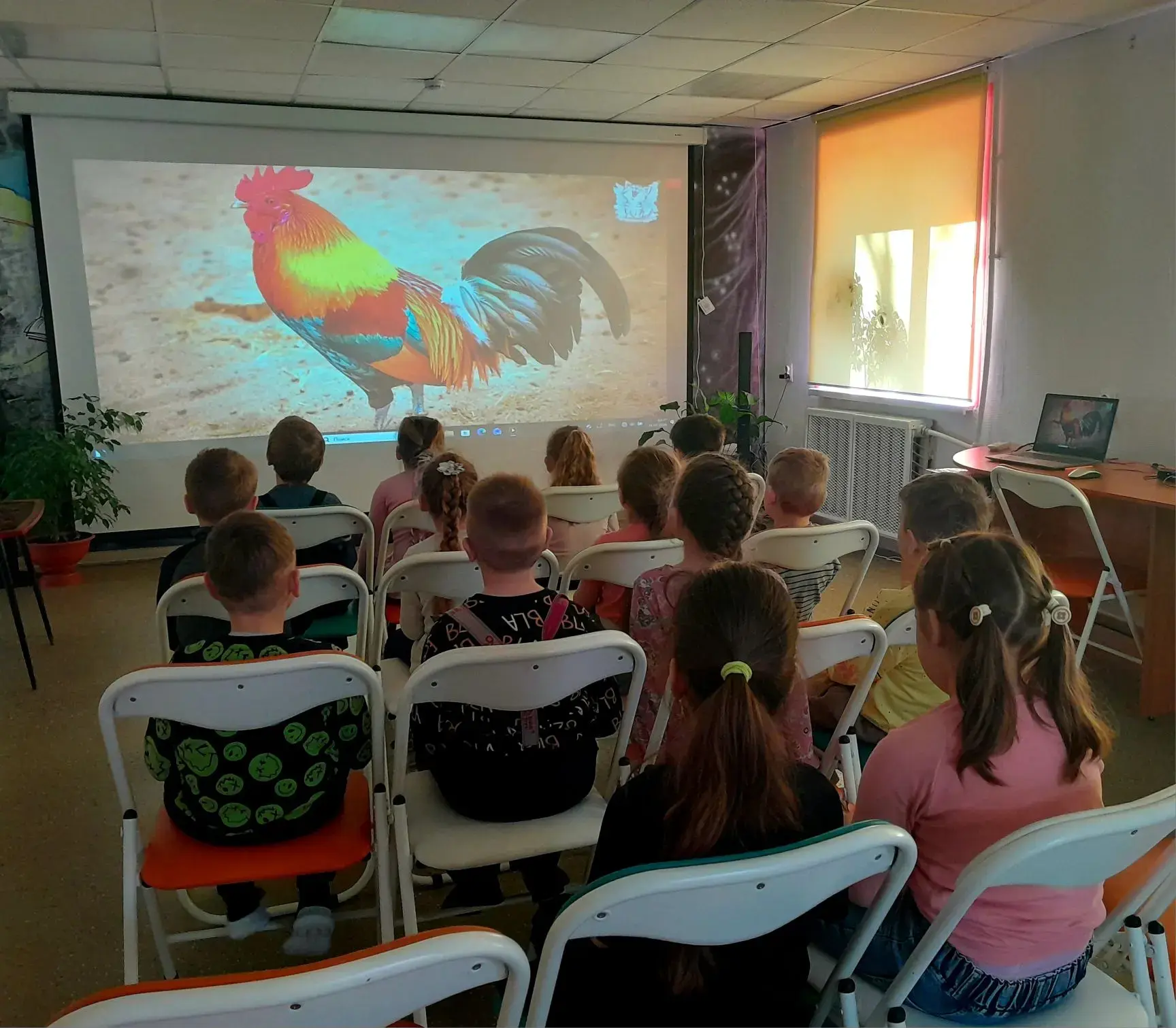 Ребят подготовительной  группы "Капитошка", воспитатель Уткина С.Г в преддверии  междун...