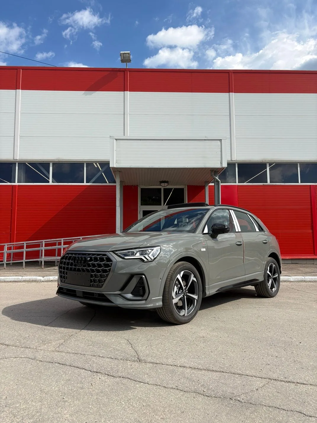 Привезли Audi Q3 45 TFSI под клиента🔥

Ещё один автомобиль успешно доставлен и скоро будет передан 