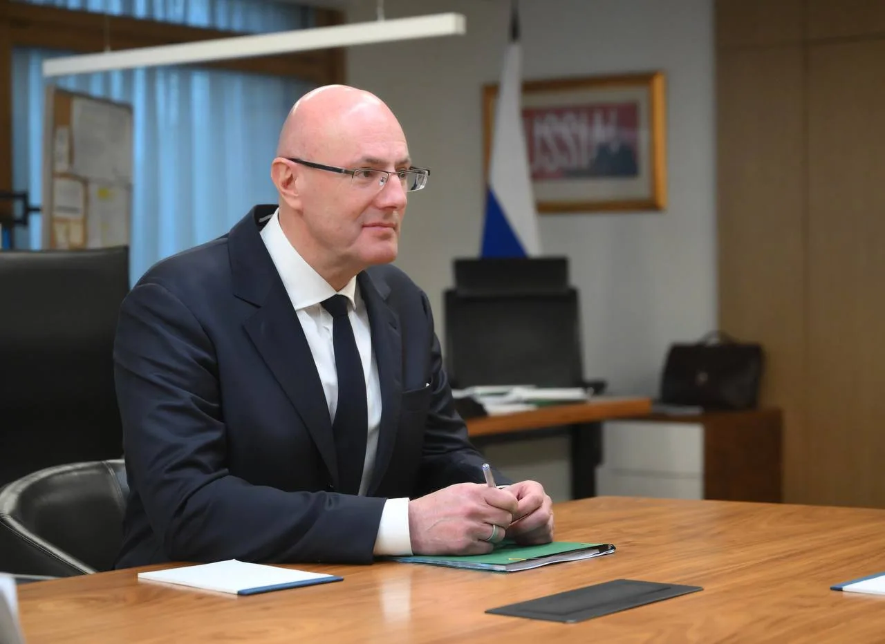 Дмитрий Чернышенко провел рабочую встречу с губернатором Самарской области Вячеславом Федорищевым  👥