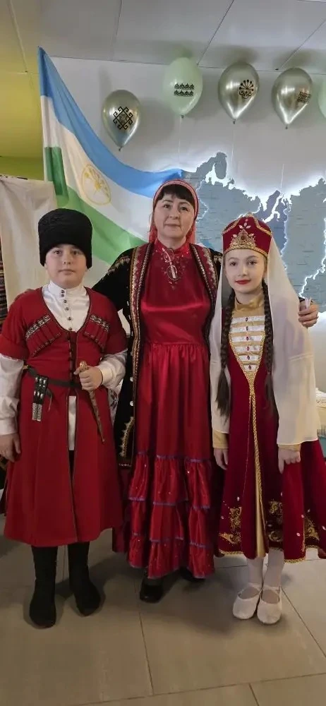 ✨ Фестиваль, который объединил сердца ♥️ 🇷🇺✨  Сегодня в нашей школе прошёл яркий и по-настоящему душ