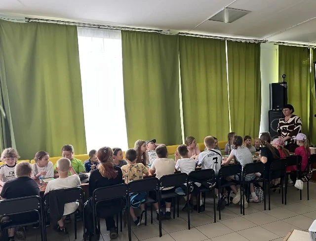 В Еланском ДК прошел информационный час на тему "Мой выбор – здоровье", посвященный формированию здо