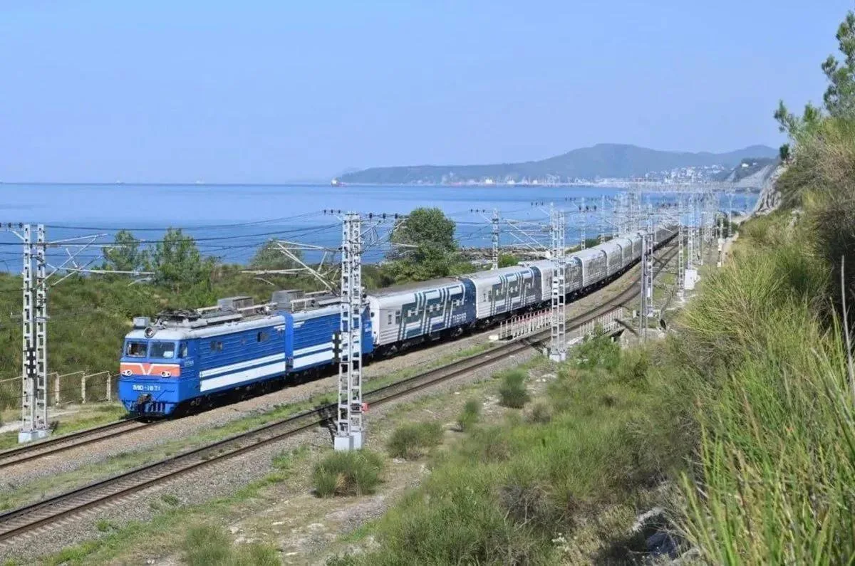 🚉 Добраться до Анапы станет проще: из Москвы запускают еще один поезд. 

С конца июля между Москвой