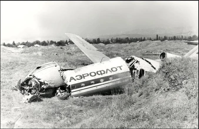 В 1978 году Як-40, летевший из Волгограда в Тбилиси, потерпел аварию при посадке. Из-за...