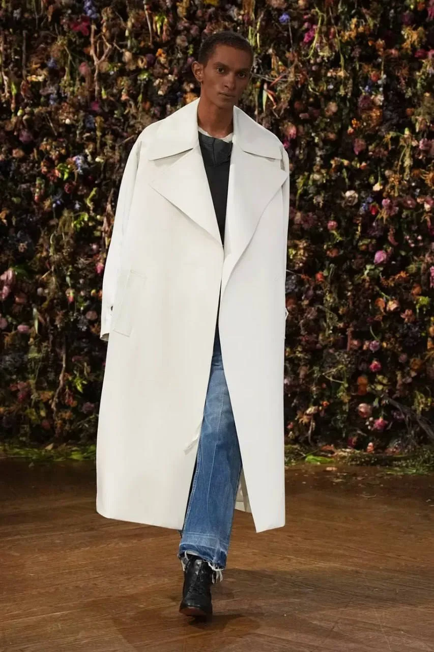 ✅Maison Margiela: когда жёсткость встречается с мягкостью.