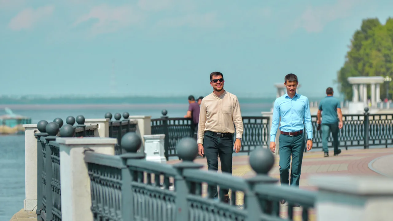 Сегодня днем в Хабаровске температура воздуха составит 18.. 20 °C. Ветер западный 4 - 9 м/с. Без сущ
