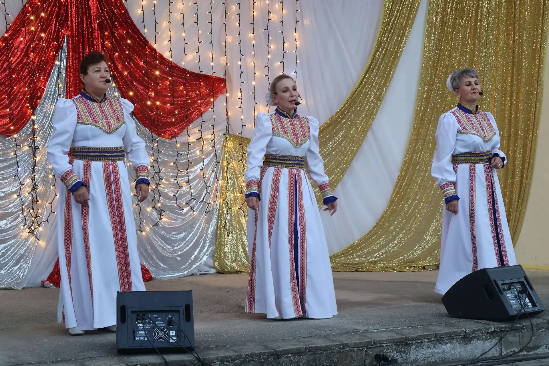 Праздник в русском стиле: песни, танцы и флейта 💃🎶