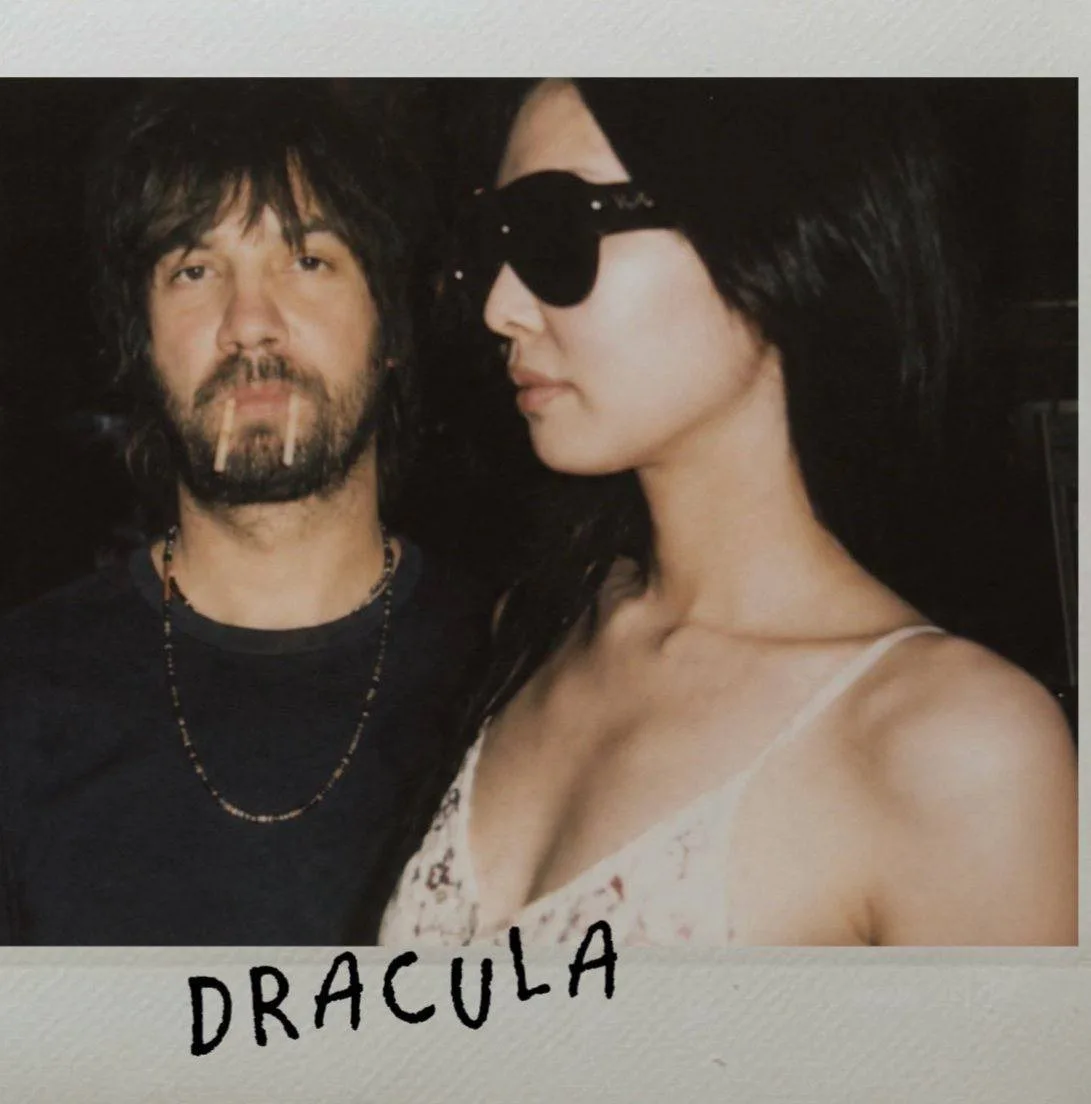 📮 #BLACKPINK

«Dracula - JENNIE Remix» официально назван песней лета Spotify.