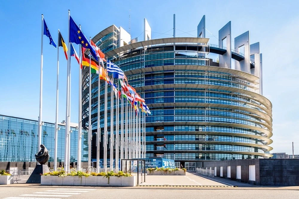 🇪🇺🇷🇺