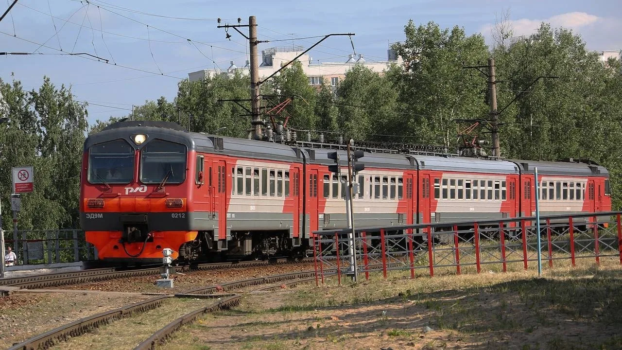 Введём дополнительную остановку для электрички Ковров-1 – Владимир

🚈 Горьковская магистраль введёт