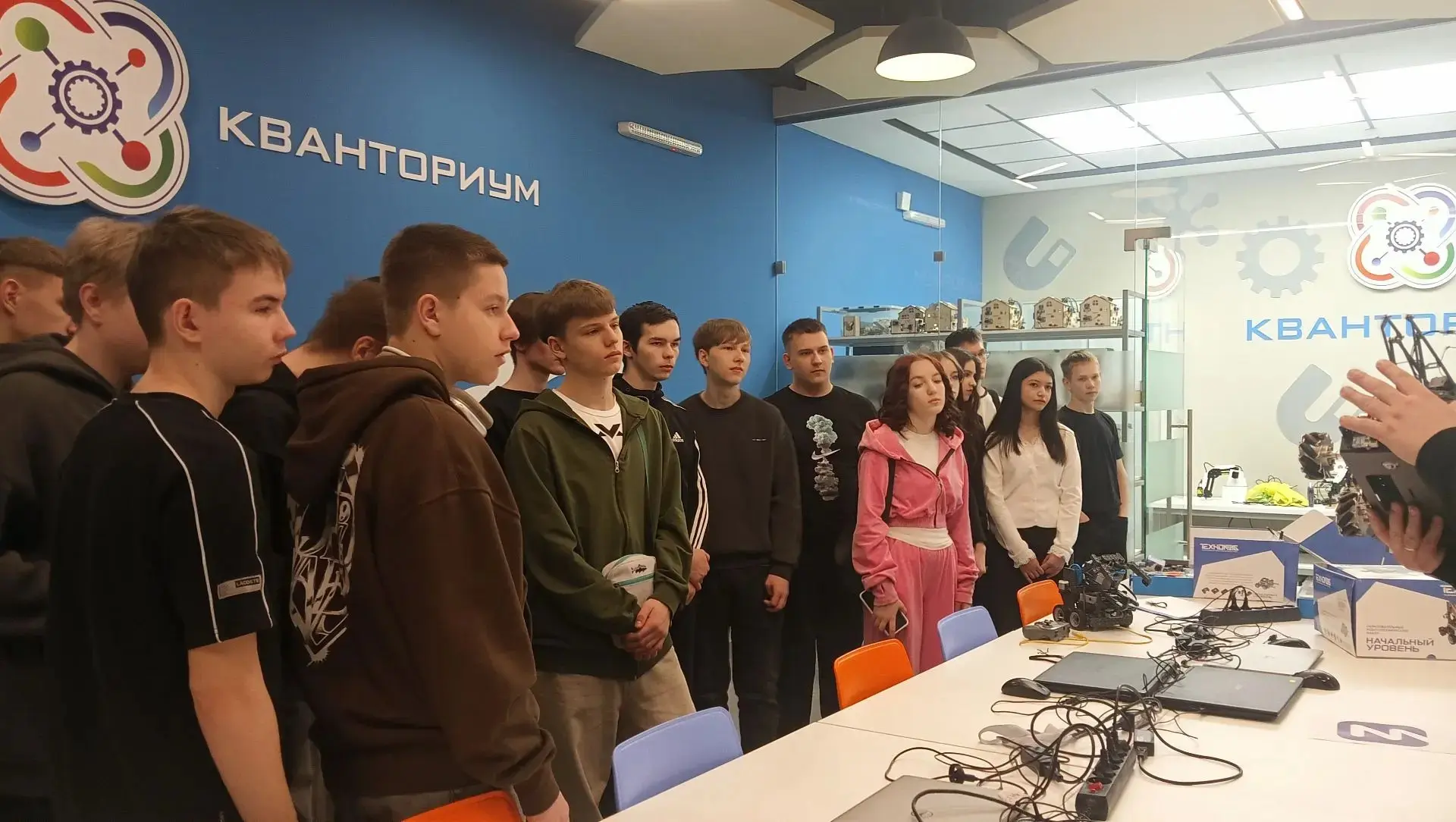 ✨ Студенты колледжа посетили инновационный технопарк.  Студенты групп 9БАС251 и 9Ю251 под руководств
