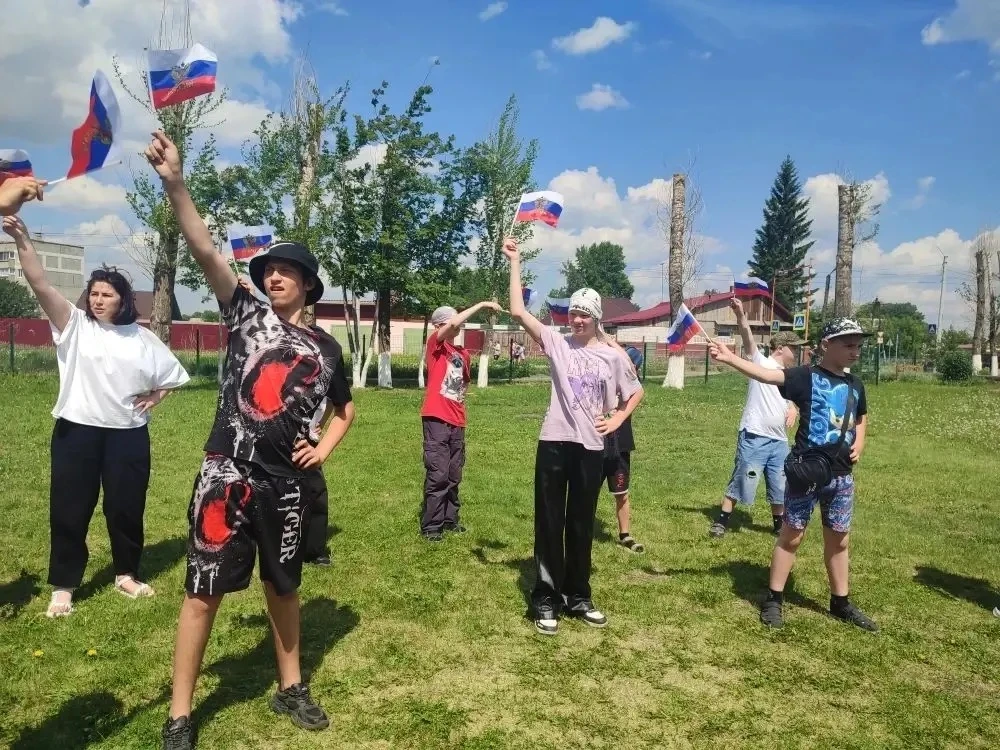 🇷🇺 В преддверии Дня России в нашем лагере «Краски лета» прошла увлекательная квест-иг...