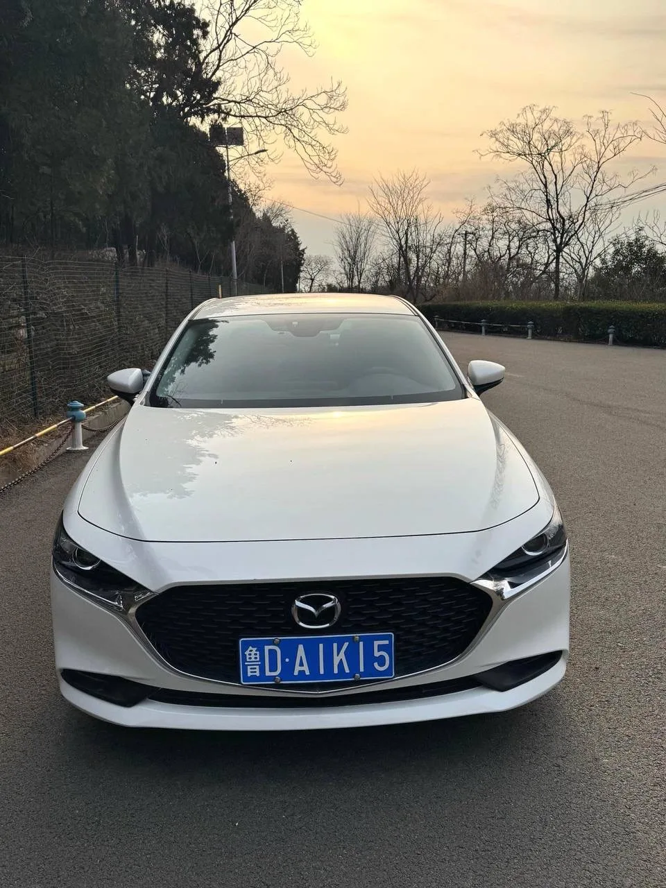 Mazda 3
Двигатель 2.0 (156л.с)👍🏻
Трансмиссия АКПП 
Цвет белый 🤍
Год 2023
Пробег 16000 км 
Оригина