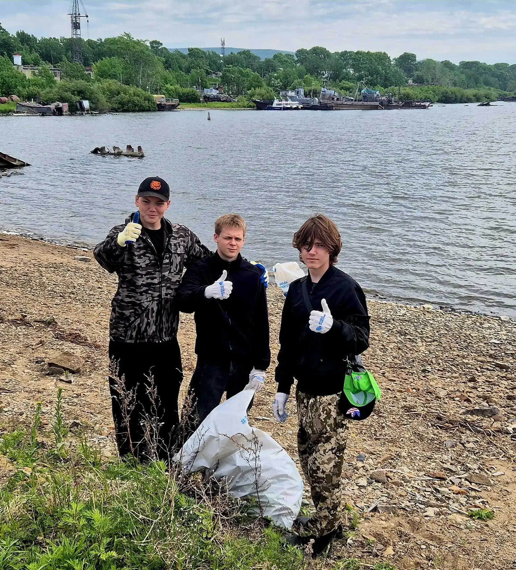 🌊 Эколого-биологический центр принял участие во Всероссийской акции «Вода России»! 🌿Мы с радостью 