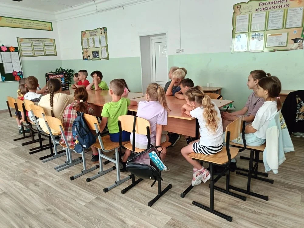 15 июня.
Сегодня в нашем  пришкольном лагере
" Радуга" прошли познавательные  мероприятия.Минута здо