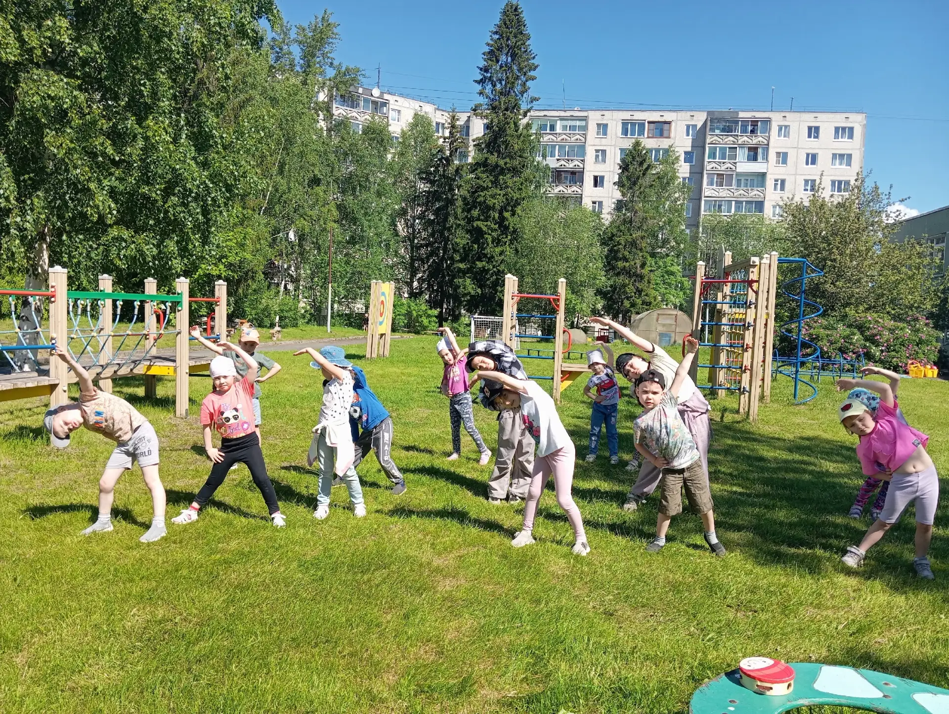 🌈🏆Физическое развитие дошкольника — это основа его крепкого здоровья и хорошего настроения!
🤸🚲Ре