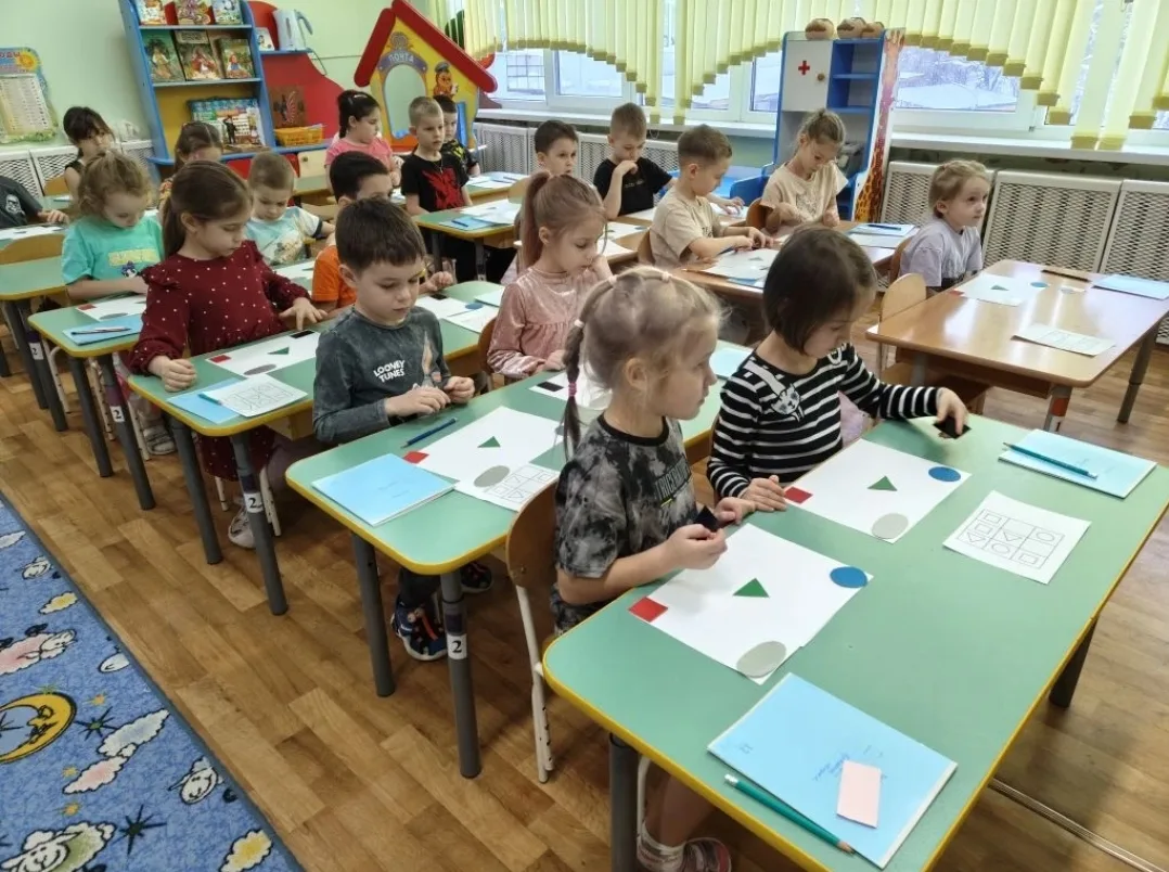 🎓Воспитанники #ДО_родничок совершили путешествие в страну Математики  Ребята из группы «Утята» в ход