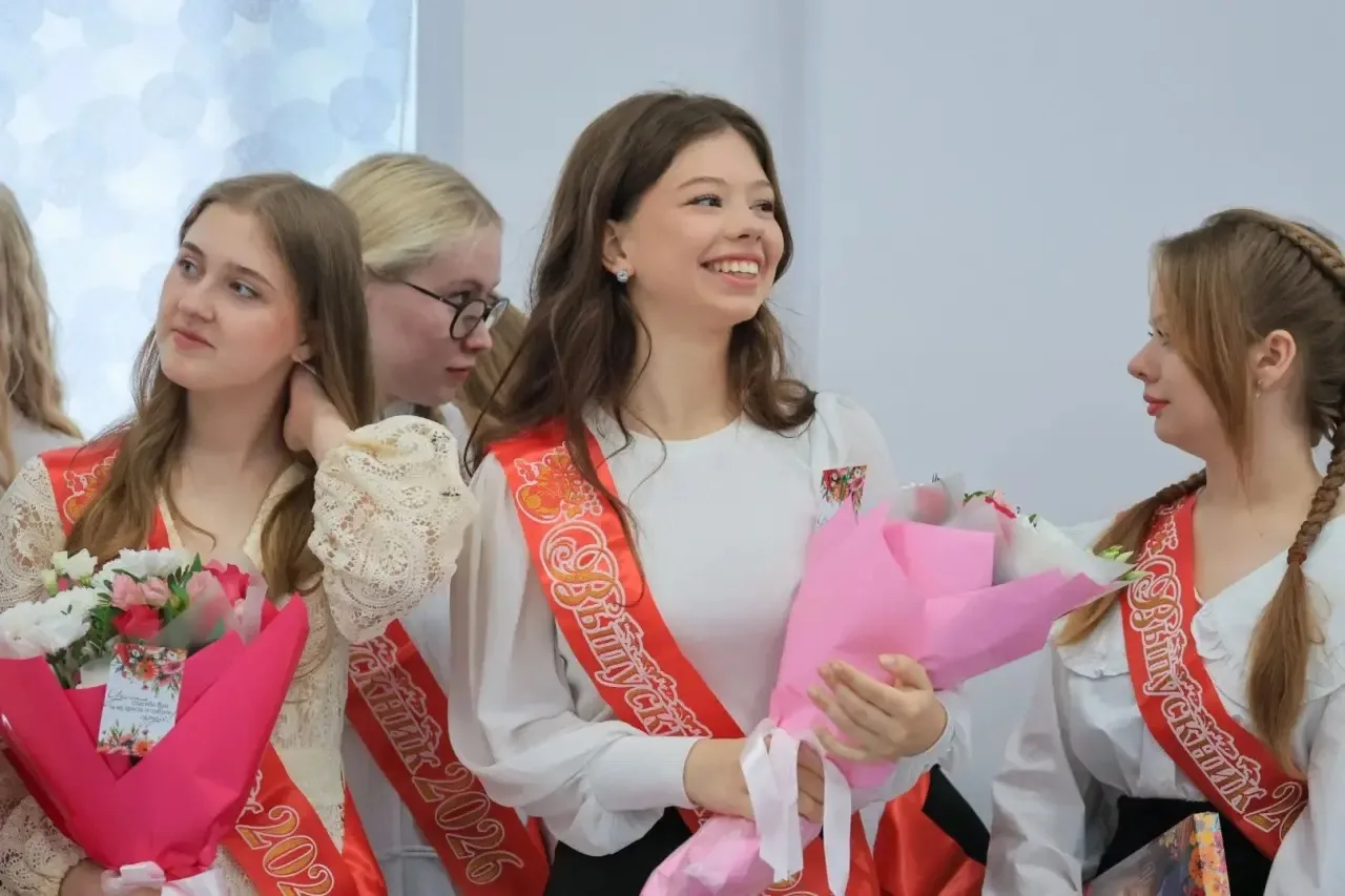 Сегодня по всей Архангельской области звенят последние в этом учебном году школьные зво...