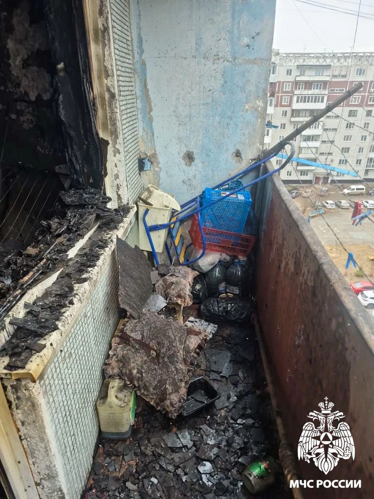 🔥 В Новокузнецке сотрудники  МЧС России спасли людей из многоэтажного жилого дома  В Новоильинском р