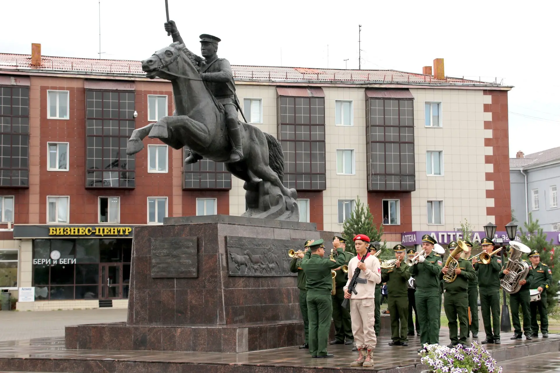 Тува в очередной раз преклоняется перед подвигом тувинских добровольцев — участников Ве...