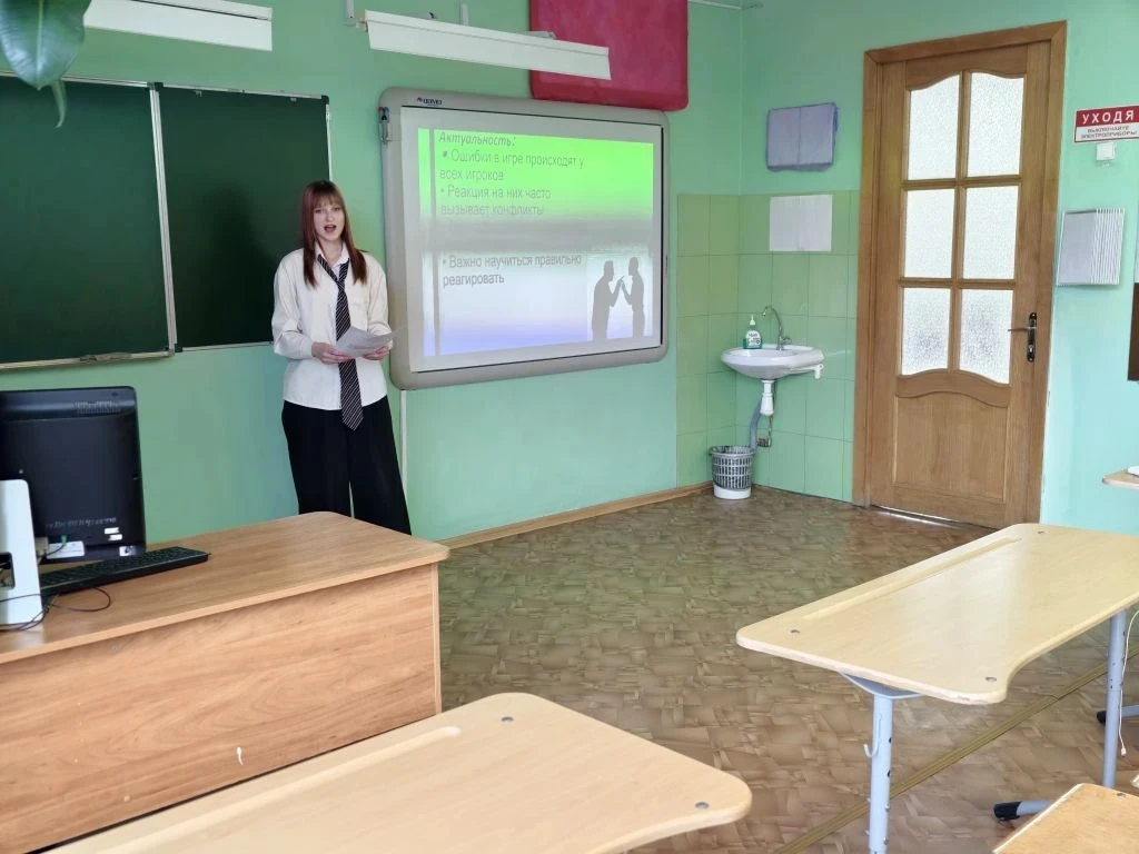 Сегодня в 10 классе прошла защита проектов и исследовательских работ.  Кто-то блестяще защитил свой 