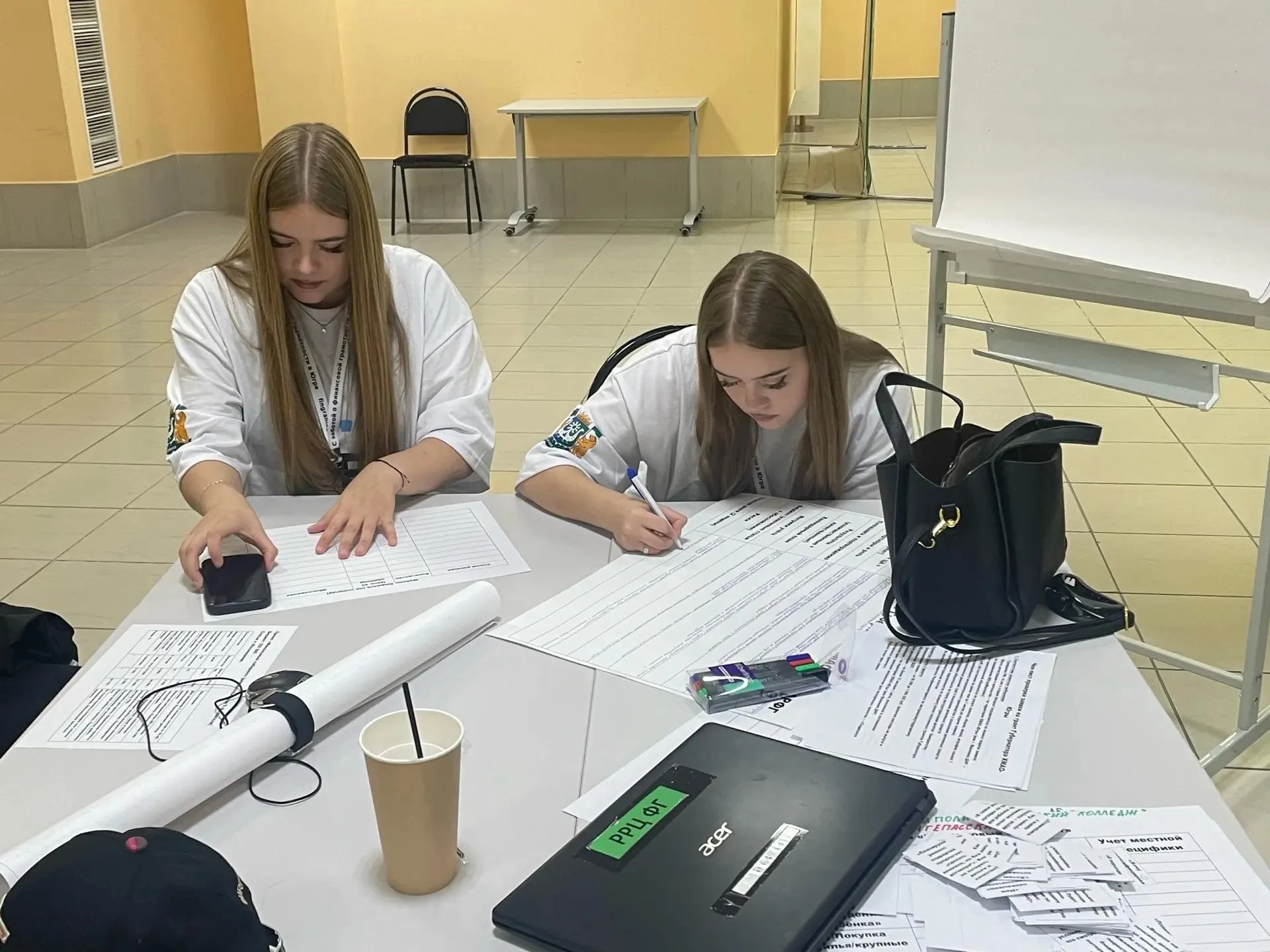 В Сургутском государственном университете стартовал IV Региональный слёт волонтёров фин...