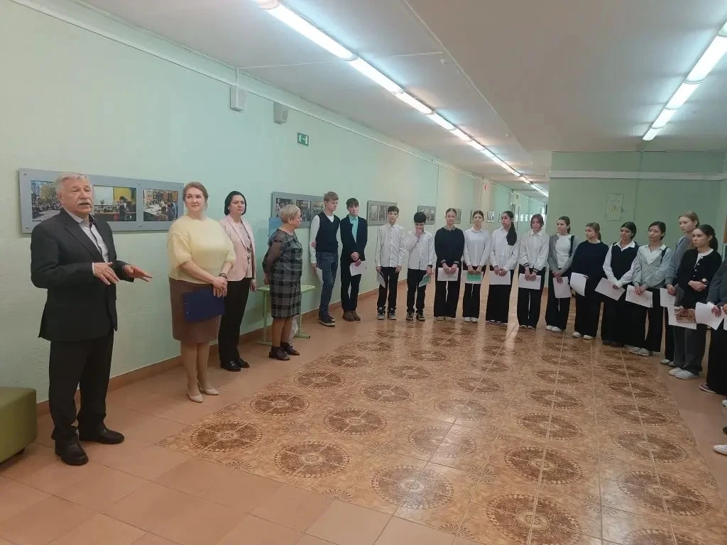 Я ПИШУ СОЧИНЕНИЕ ✍️  В  «Классической школе» г. Гурьевска прошел школьный этап литературной акции «Я