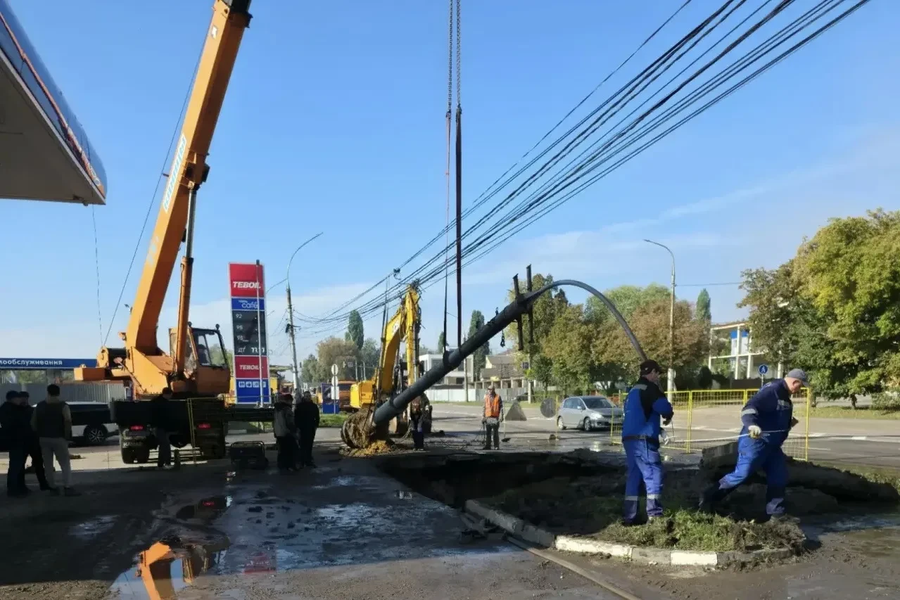Над повреждениями водовода на Студёновской в Липецке работали два дня