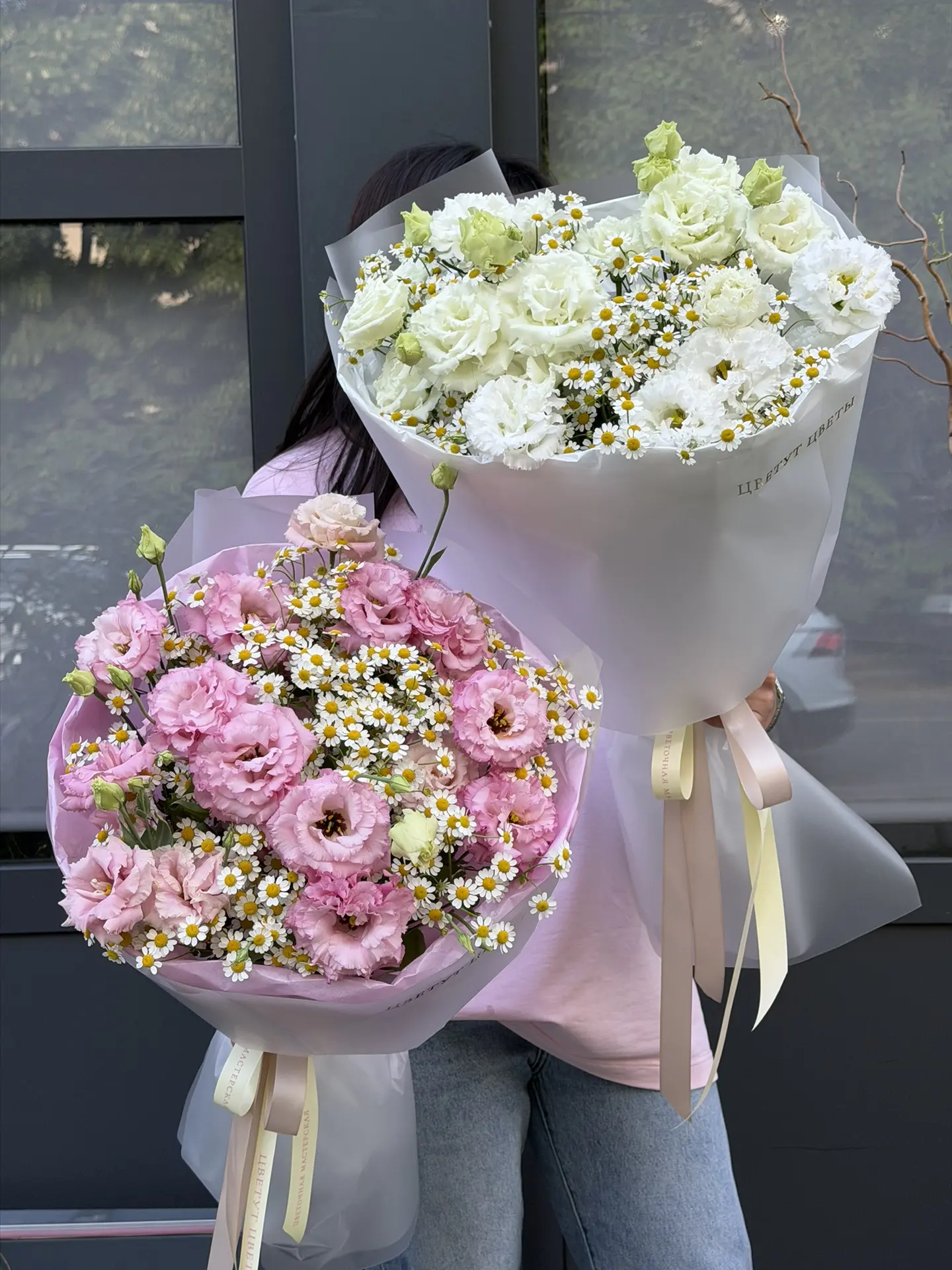 Серия букетов Chamomile & Lisianthus уже в нашей коллекции на сайте!