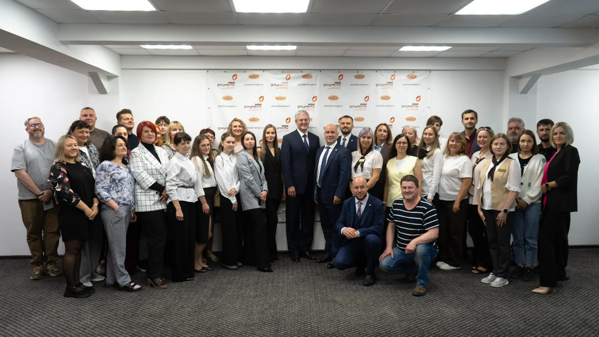 🧡 Сегодня — День работника МФЦ!

За паспортом, регистрацией недвижимости, оформлением выплат, льгот