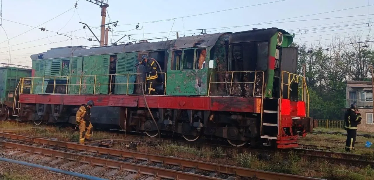 В Днепропетровской области утром дроны атаковали объекты железнодорожной инфраструктуры, сообщает ви