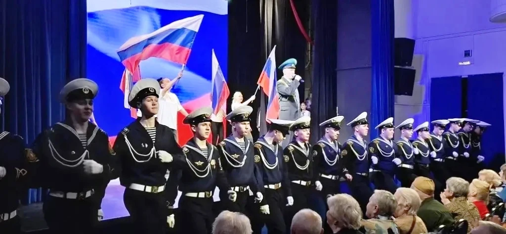 🎉 В Центре культуры и досуга «Кировец» прошёл торжественный концерт, посвящённый Великой Победе. Мер