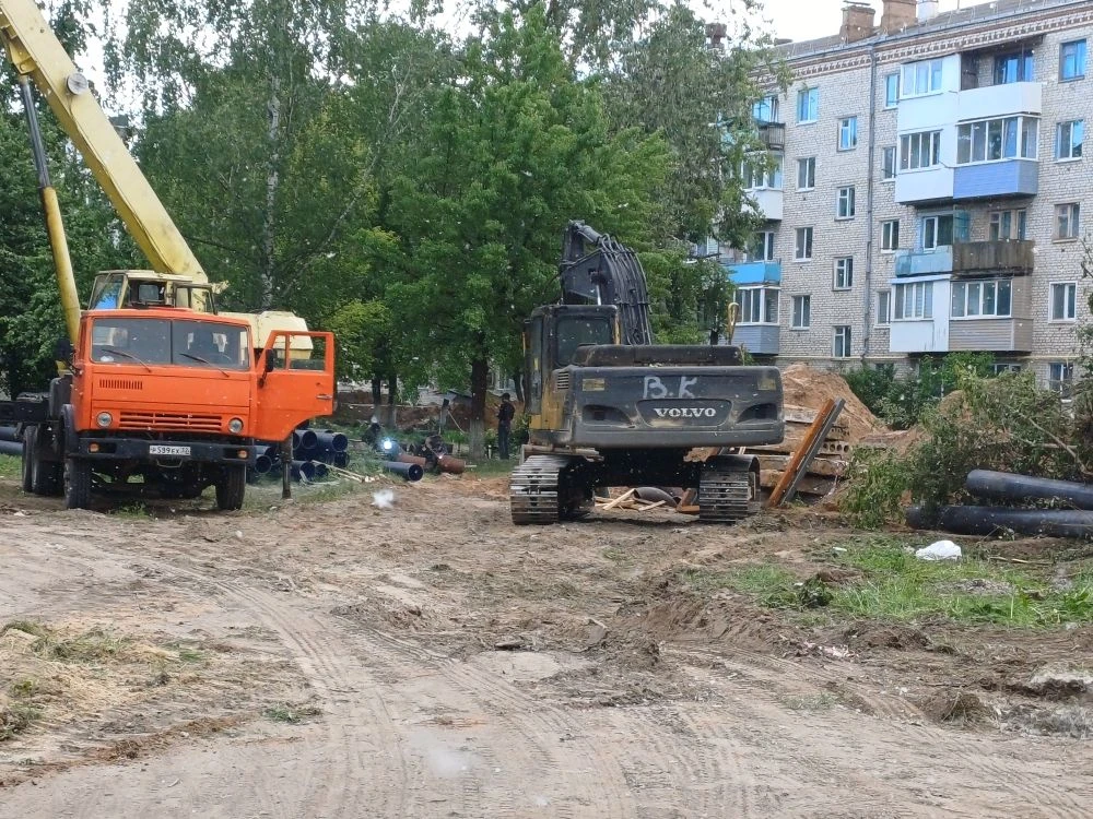 🛠️ На участке теплотрассы по ул. Ворошилова, г. Клинцы, продолжается капитальный ремонт в рамках ре