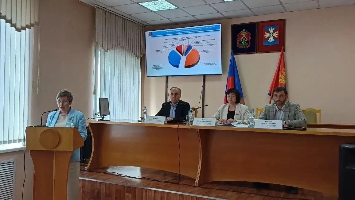 В мае депутаты Парламента Кузбасса продолжили работу на заседаниях Советов народных депутатов муници