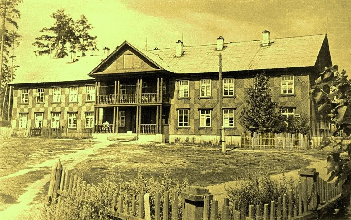 Сегодня таких домов в Сарове не осталось. Но саровчане со стажем помнят, где их можно б...