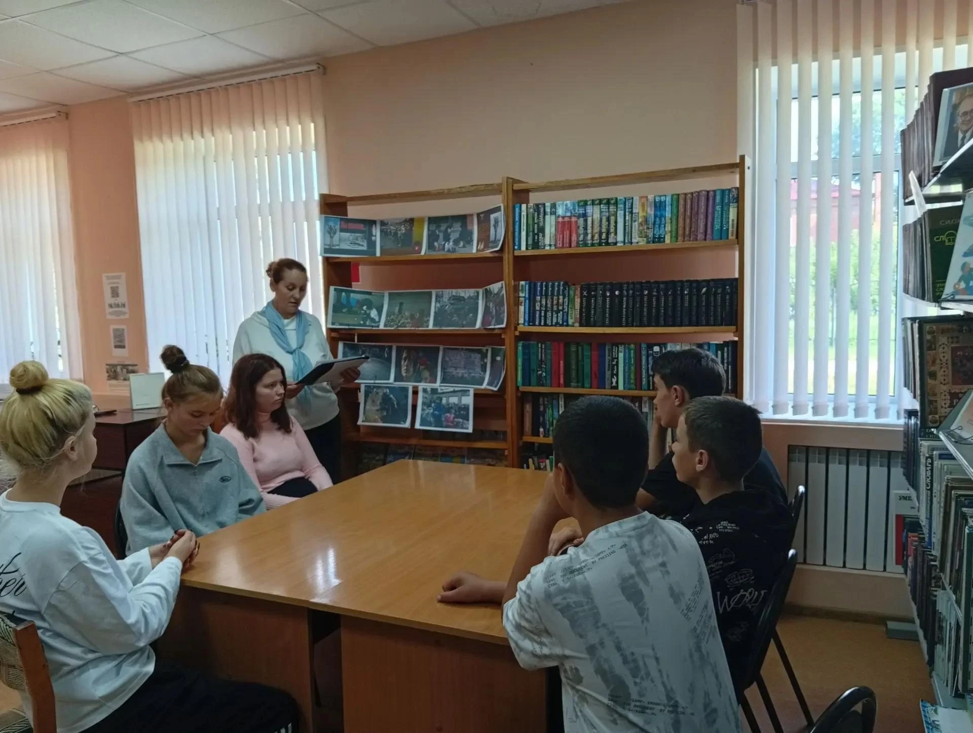 В Журавинской сельской библиотеке прошёл урок памяти, посвящённый трагедии в Беслане, п...